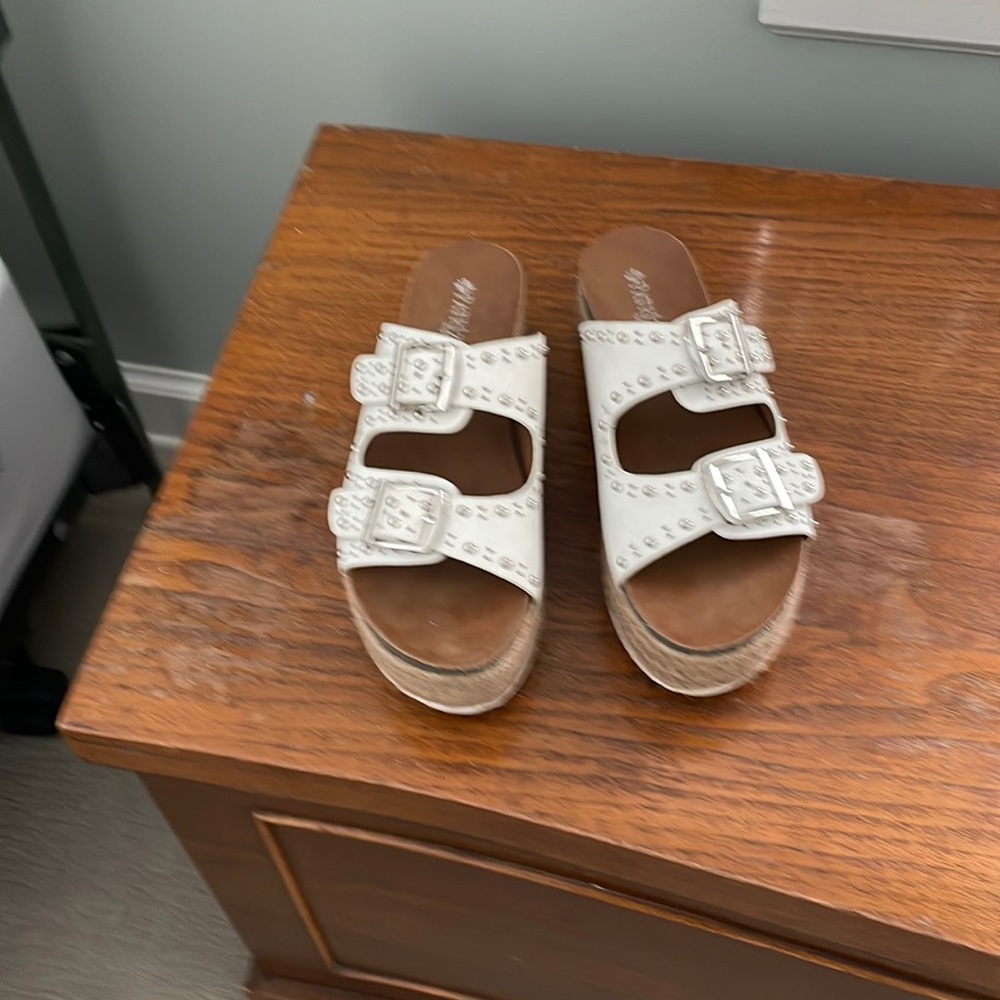 Studded sandle